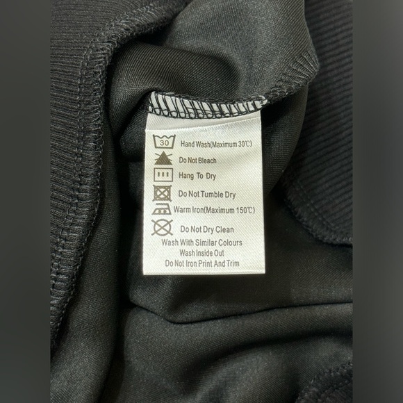 NOD New York Women’s Black & Red Long Sleeve Crew Neck Cropped Short Sweater S - Picture 6 of 8